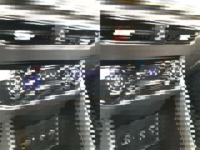 Used 2021 Hyundai Sonata Limited w/ Preferred Accessory Package image 16