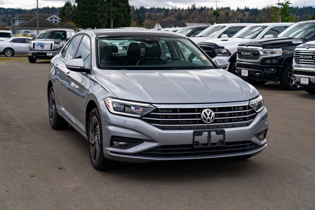 Used 2019 Volkswagen Jetta SEL Premium FWD image 2