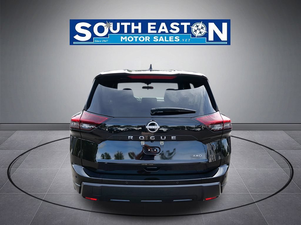 Used 2024 Nissan Rogue S AWD/4WD image 4