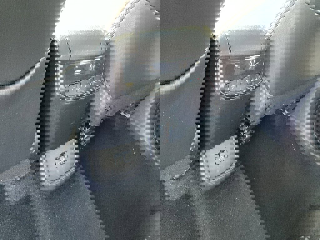 Used 2023 Toyota Highlander XLE image 14