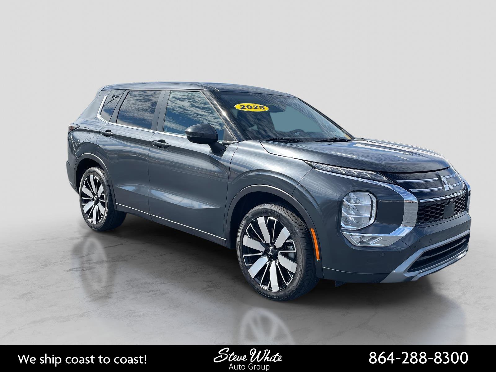 Used 2025 Mitsubishi Outlander SE FWD image 1