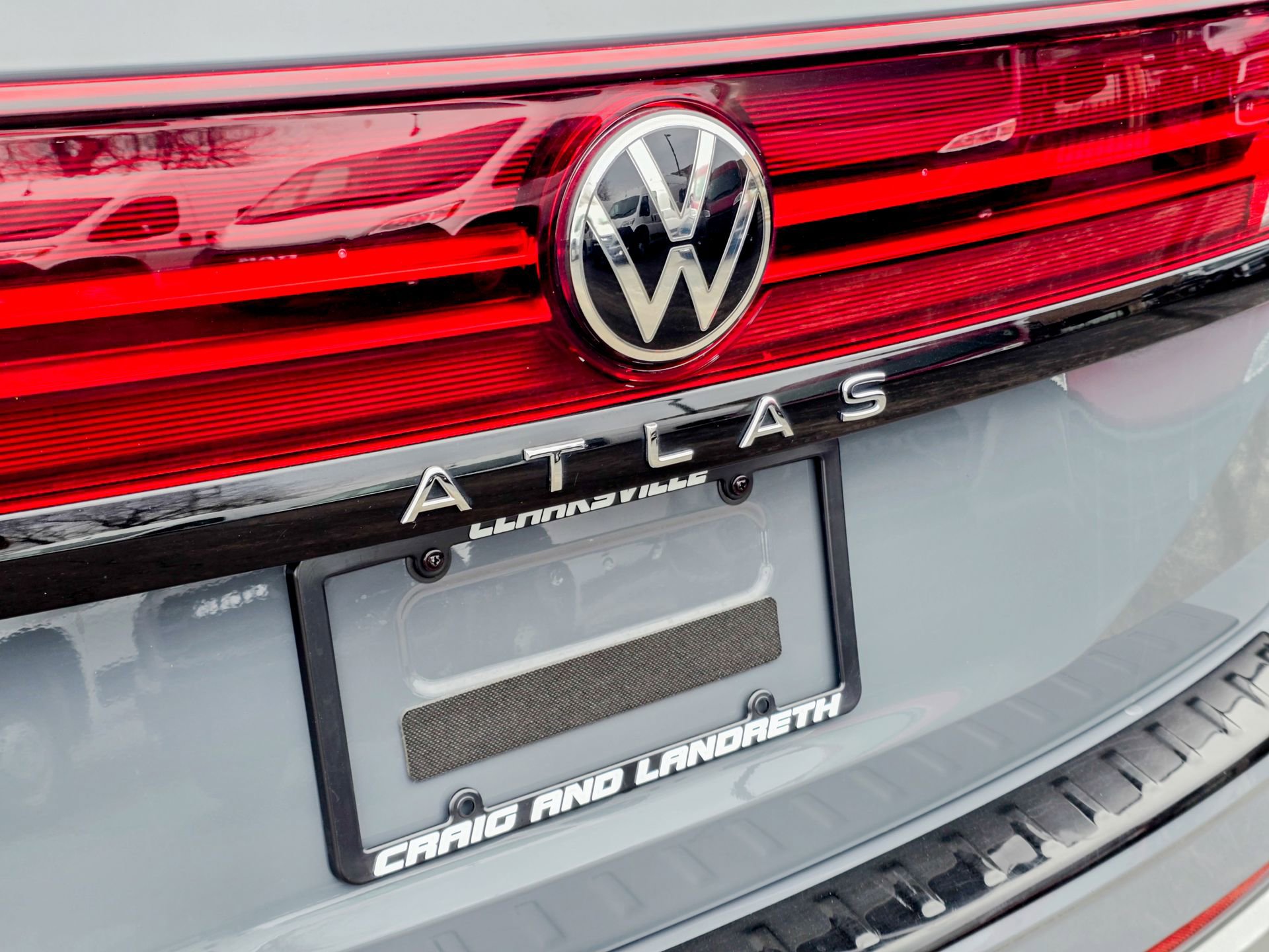 Used 2024 Volkswagen Atlas Peak Edition SE image 19