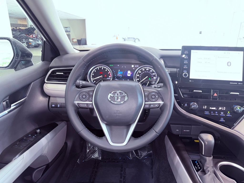 Used 2022 Toyota Camry XLE FWD image 16