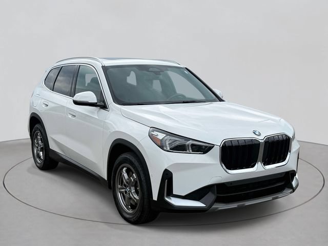 Used 2023 BMW X1 xDrive28i AWD/4WD image 3