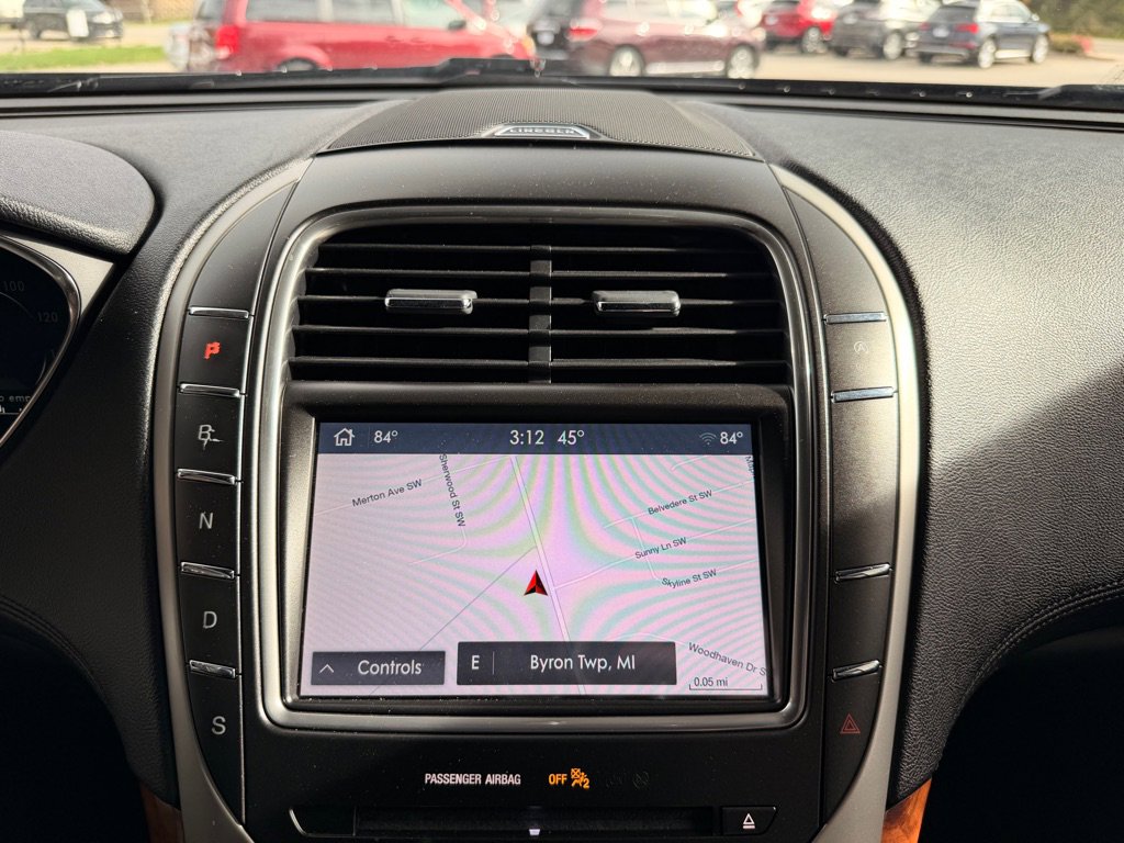 Used 2019 Lincoln Nautilus Select image 24