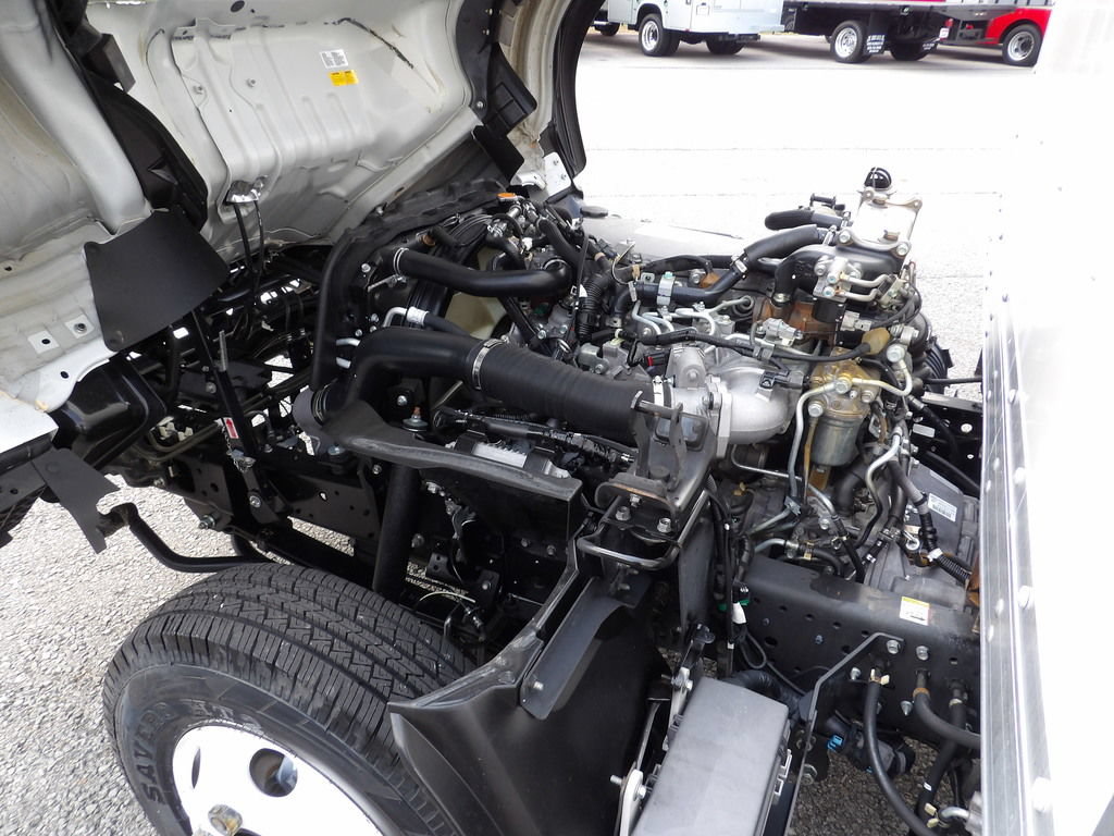 Used 2021 Isuzu NPR RWD image 32
