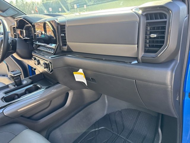 Used 2025 Chevrolet Silverado 1500 ZR2 w/ Technology Package image 34