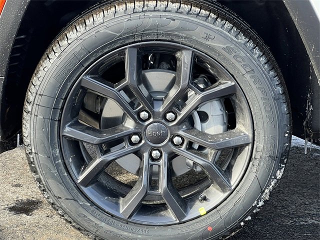 New 2025 Jeep Grand Cherokee Limited w/ Trailer Tow Package image 6