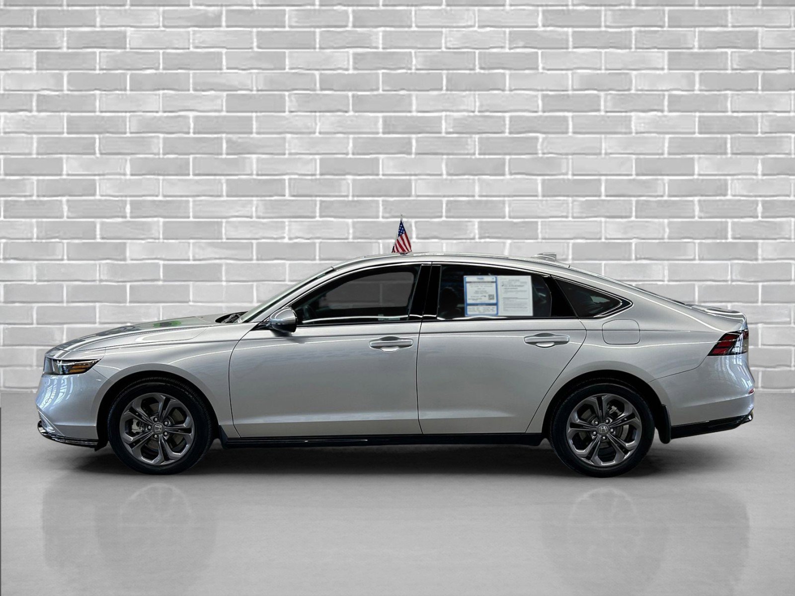 Certified 2025 Honda Accord EX-L image 2