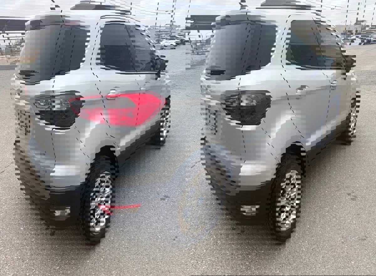 Used 2019 Ford EcoSport SE image 3