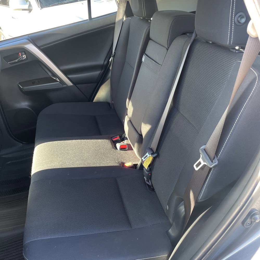 Used 2018 Toyota RAV4 XLE image 4