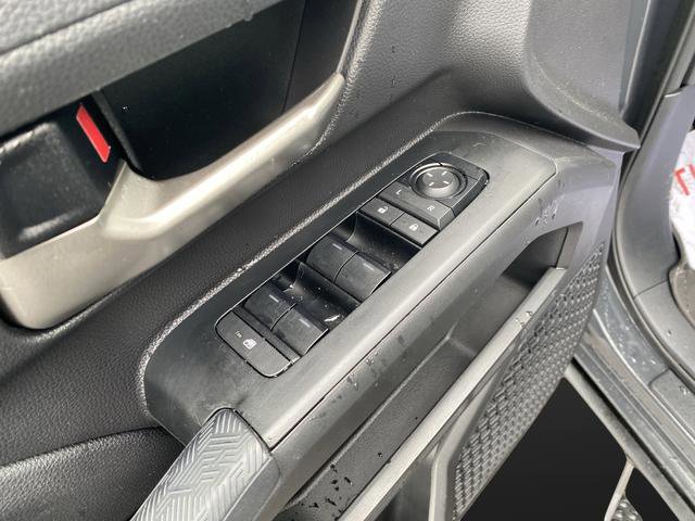 Used 2025 Toyota Tacoma TRD Sport w/ TRD Sport Upgrade Package image 32