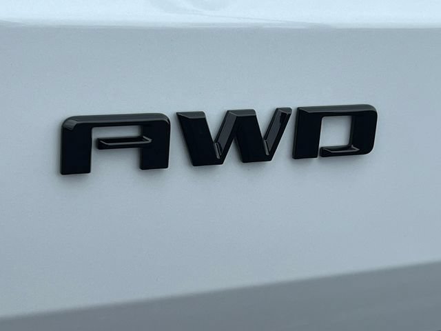 New 2026 Chevrolet Traverse RS w/ LPO, Floor Liner Package AWD/4WD image 9
