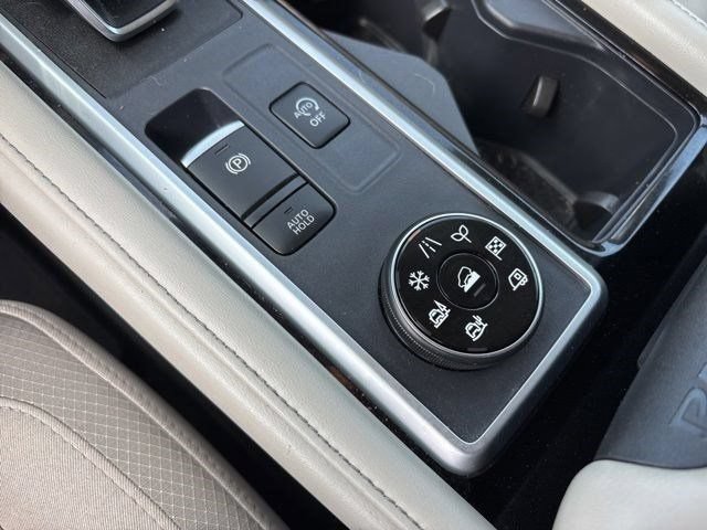 Used 2024 Nissan Pathfinder SV AWD/4WD image 26