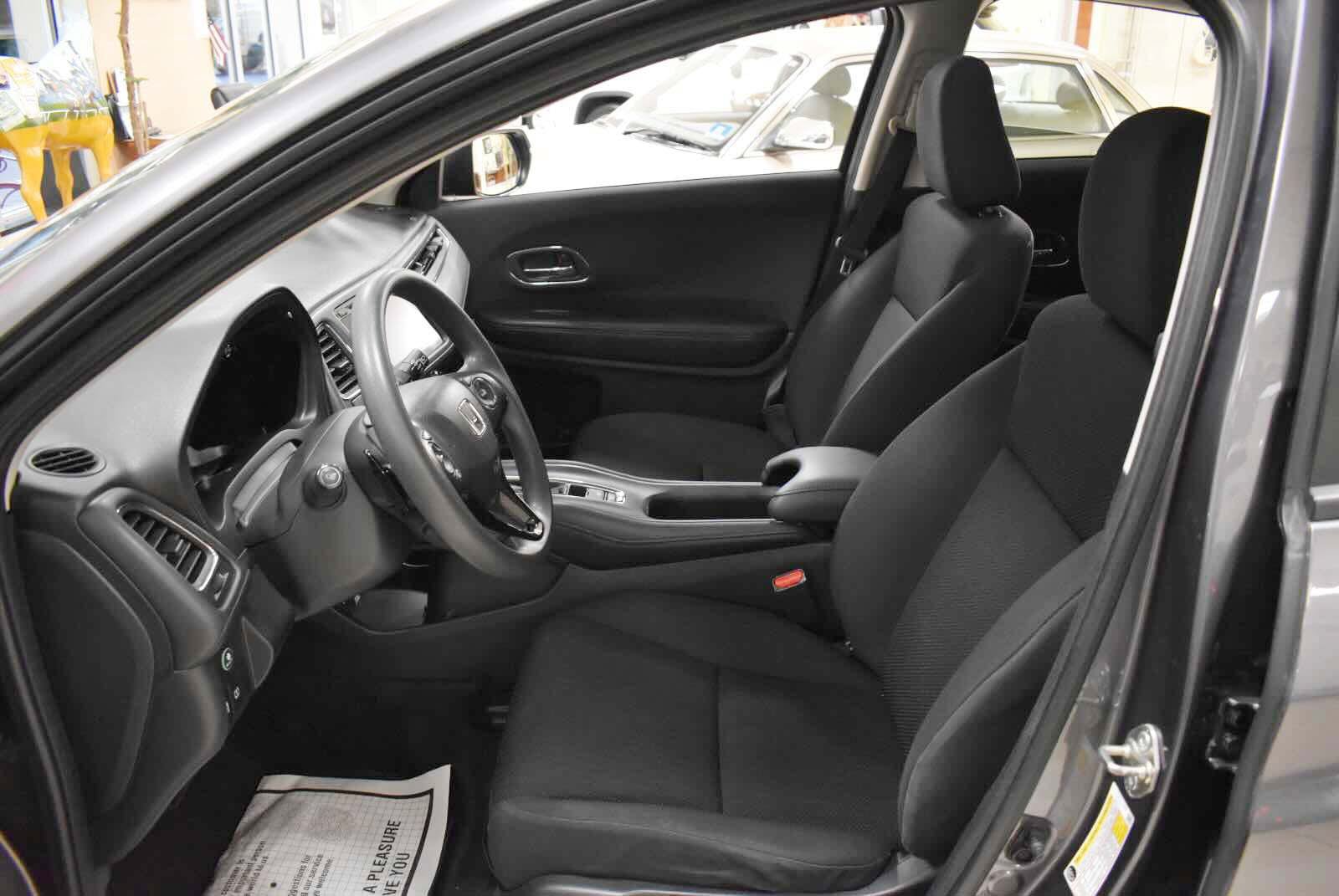 Used 2018 Honda HR-V EX image 10