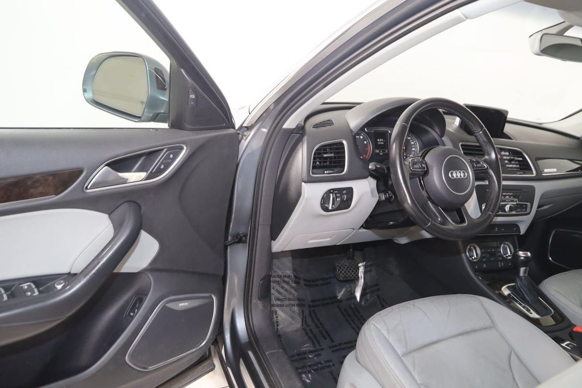 Used 2015 Audi Q3 2.0T Prestige w/ Prestige Package AWD/4WD image 45