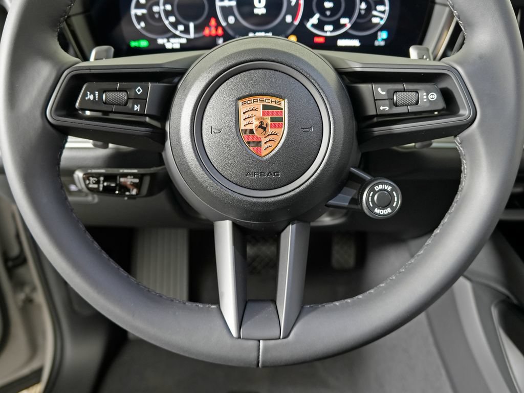 Certified 2026 Porsche Cayenne Coupe AWD/4WD image 24