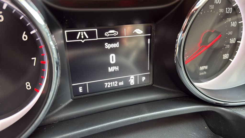 Used 2018 Buick Regal Preferred image 10