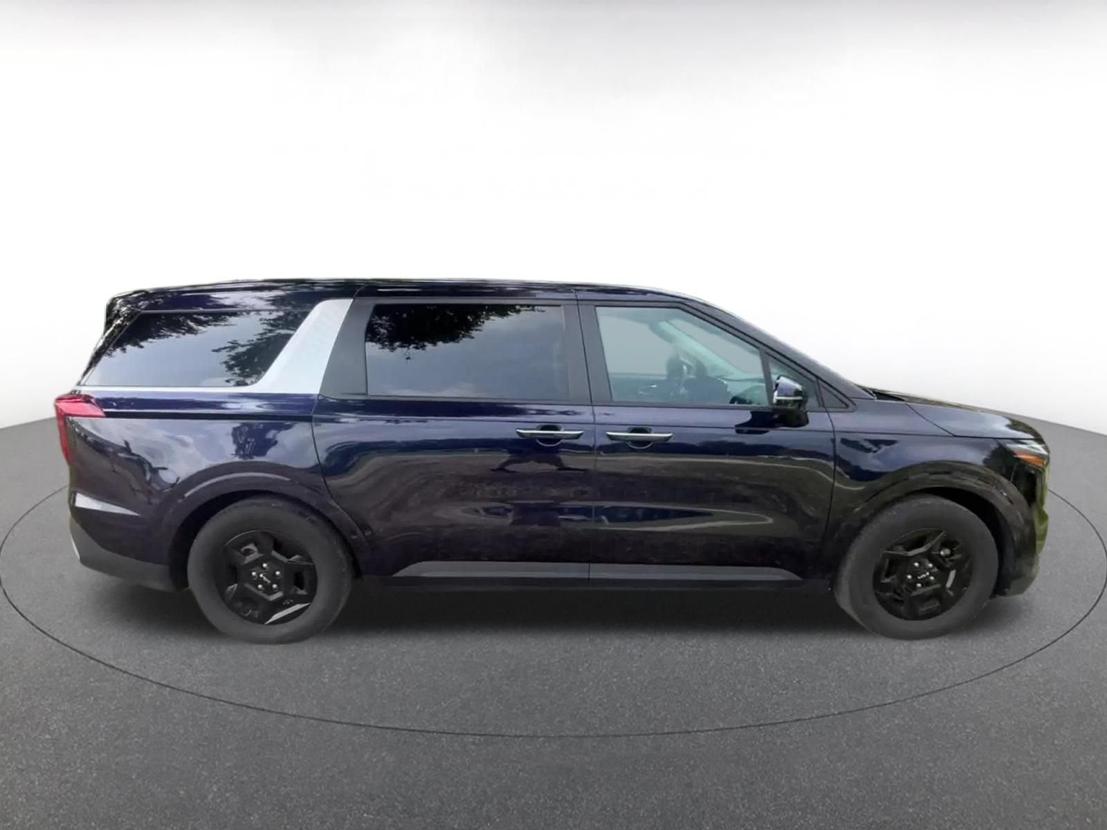 Used 2026 Kia Carnival FWD image 15