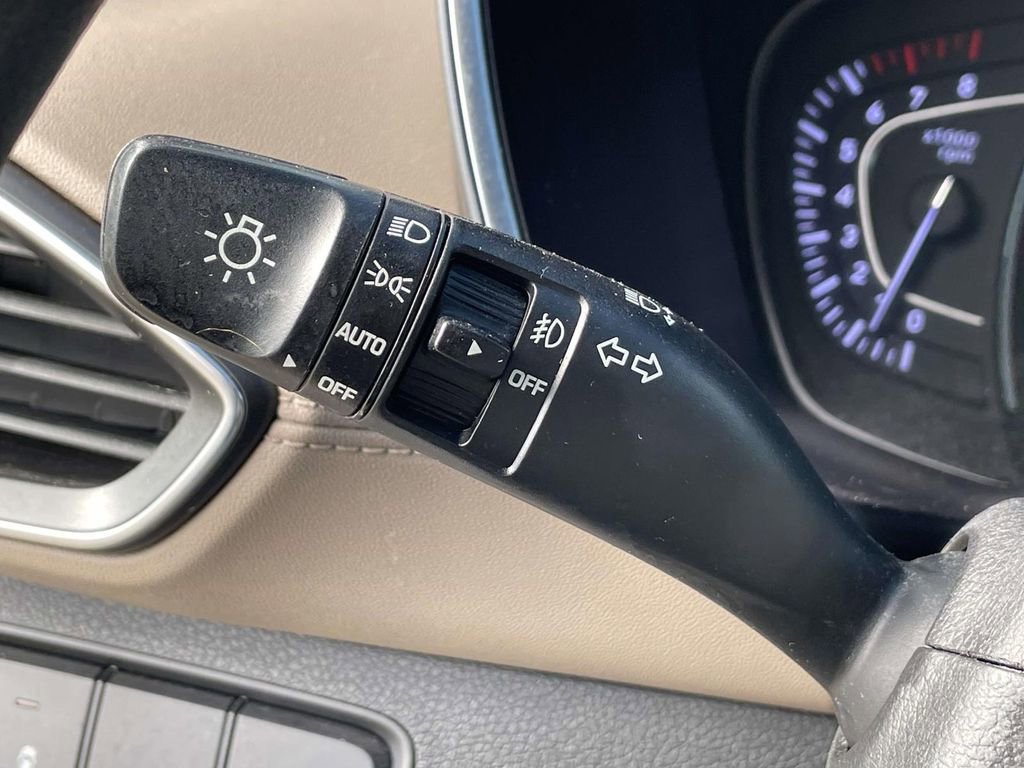 Used 2020 Hyundai Santa Fe SEL image 21