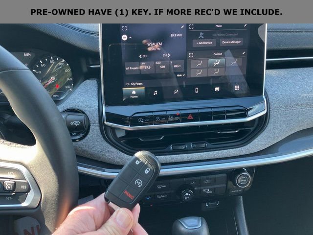 Used 2023 Jeep Compass Latitude image 3