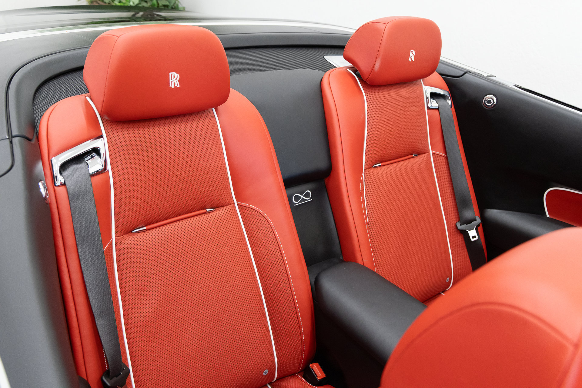 Used 2020 Rolls-Royce Dawn RWD image 34