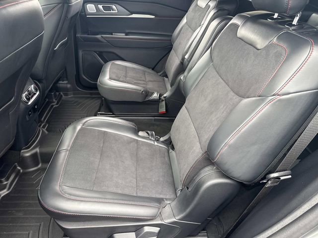 Used 2025 Ford Explorer ST image 19
