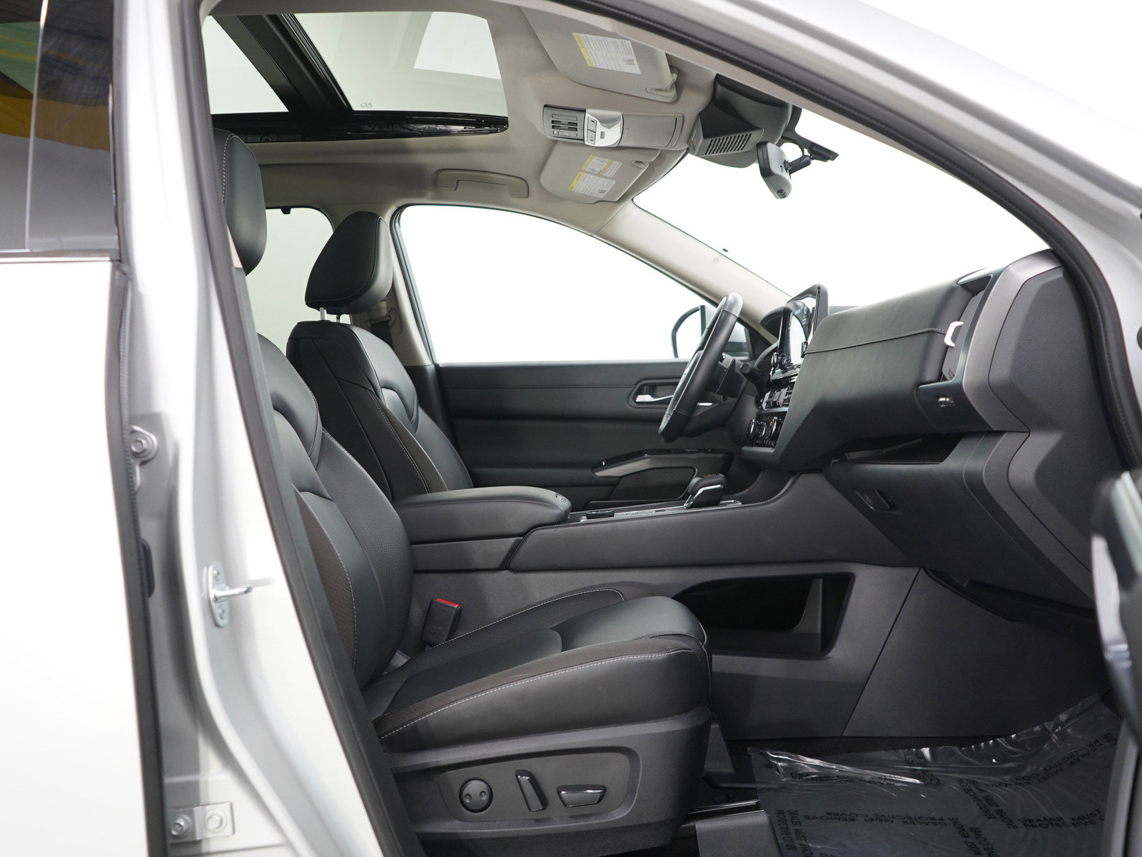 Used 2023 Nissan Pathfinder SL w/ SL Premium Package image 10