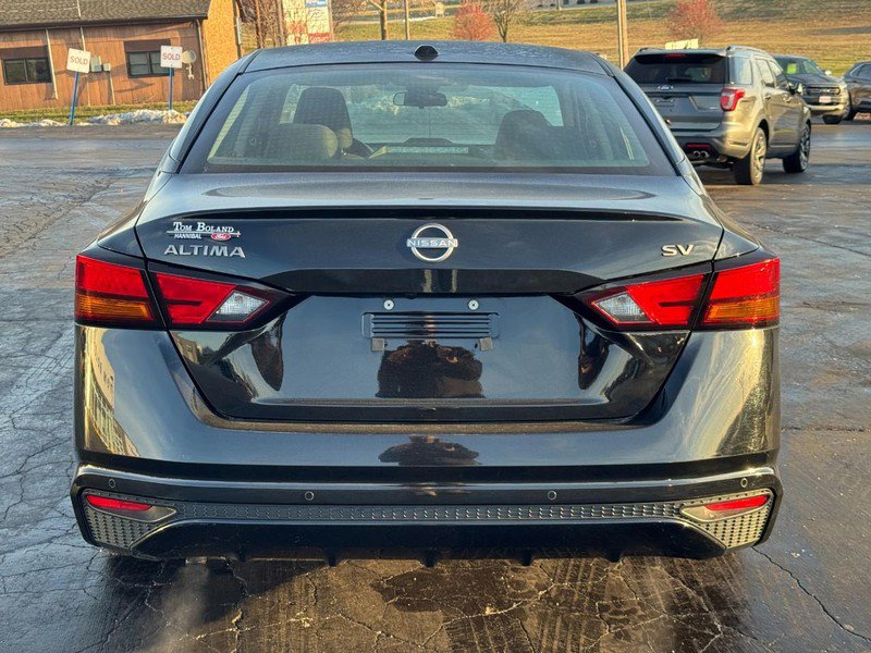 Used 2024 Nissan Altima 2.5 SV FWD image 4