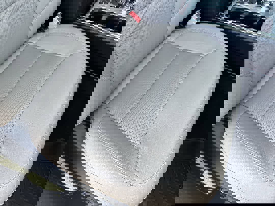 Used 2020 Ford Explorer Limited w/ Class III Trailer Tow Package RWD image 24