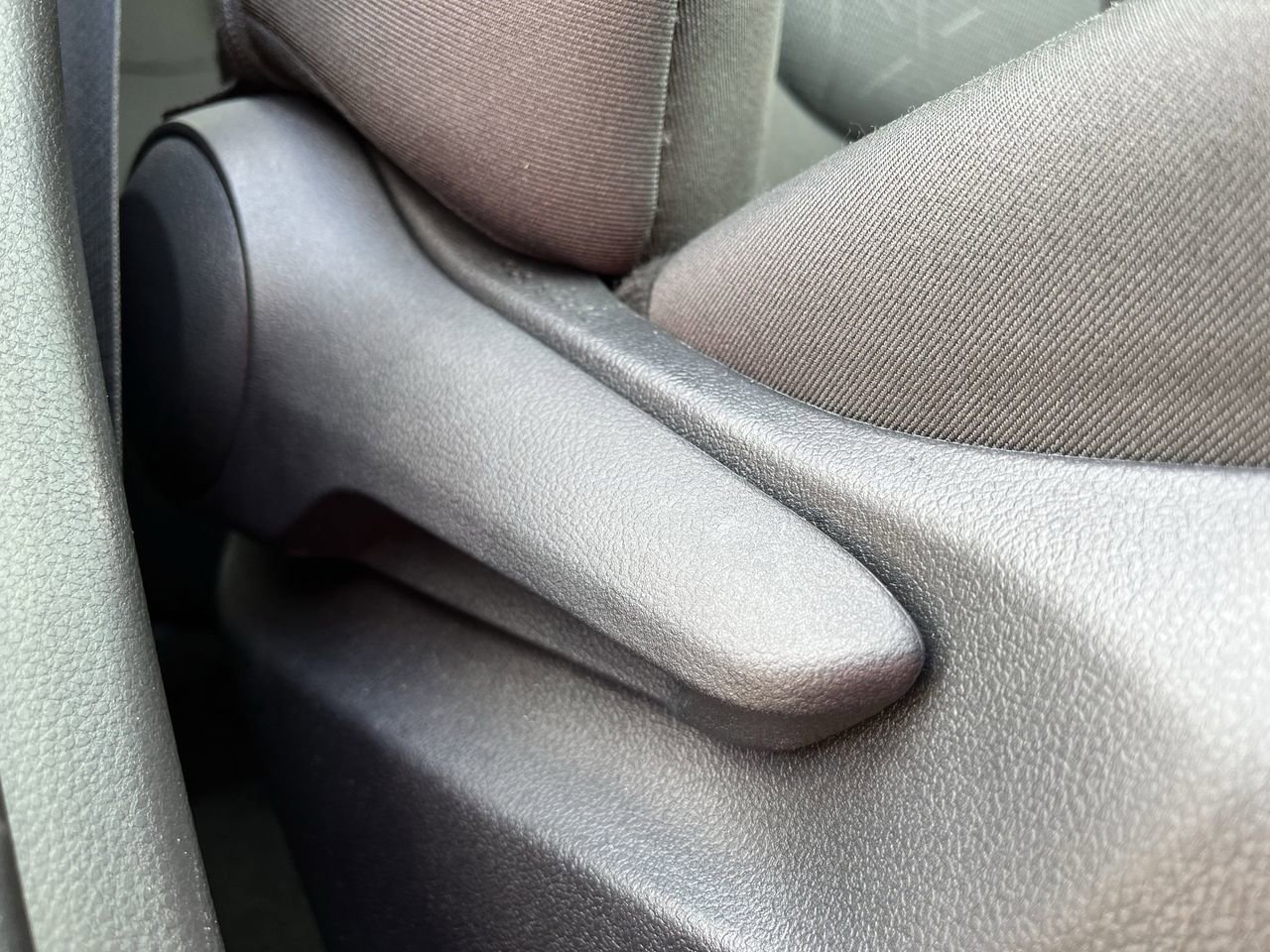 Used 2025 Toyota RAV4 XLE AWD/4WD image 26