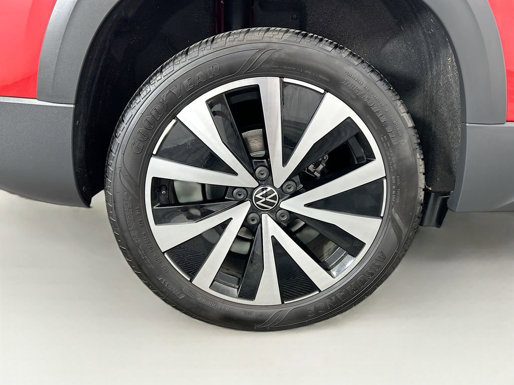Certified 2023 Volkswagen Taos SE w/ Panoramic Sunroof Package image 31