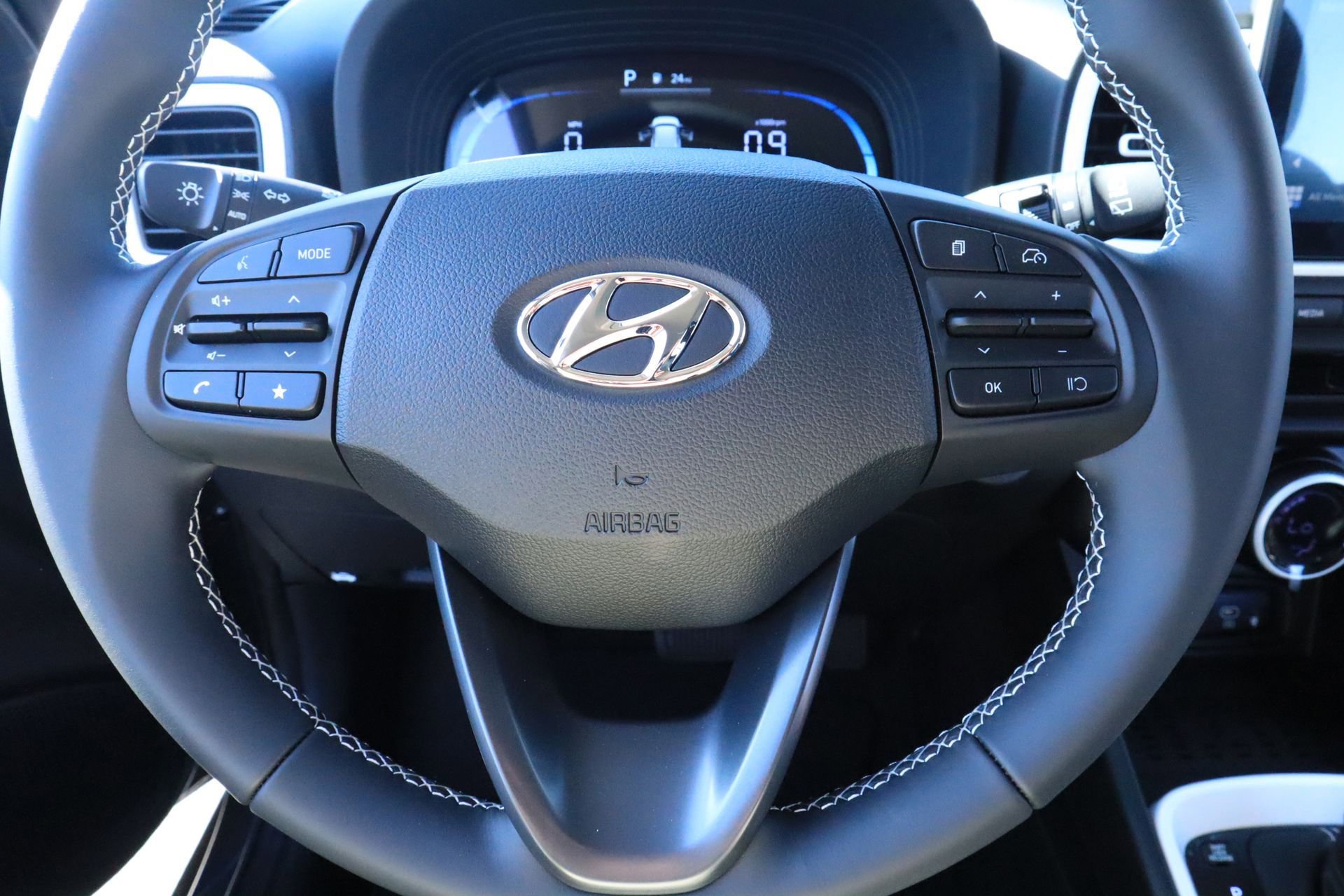 New 2026 Hyundai Venue SEL FWD image 11