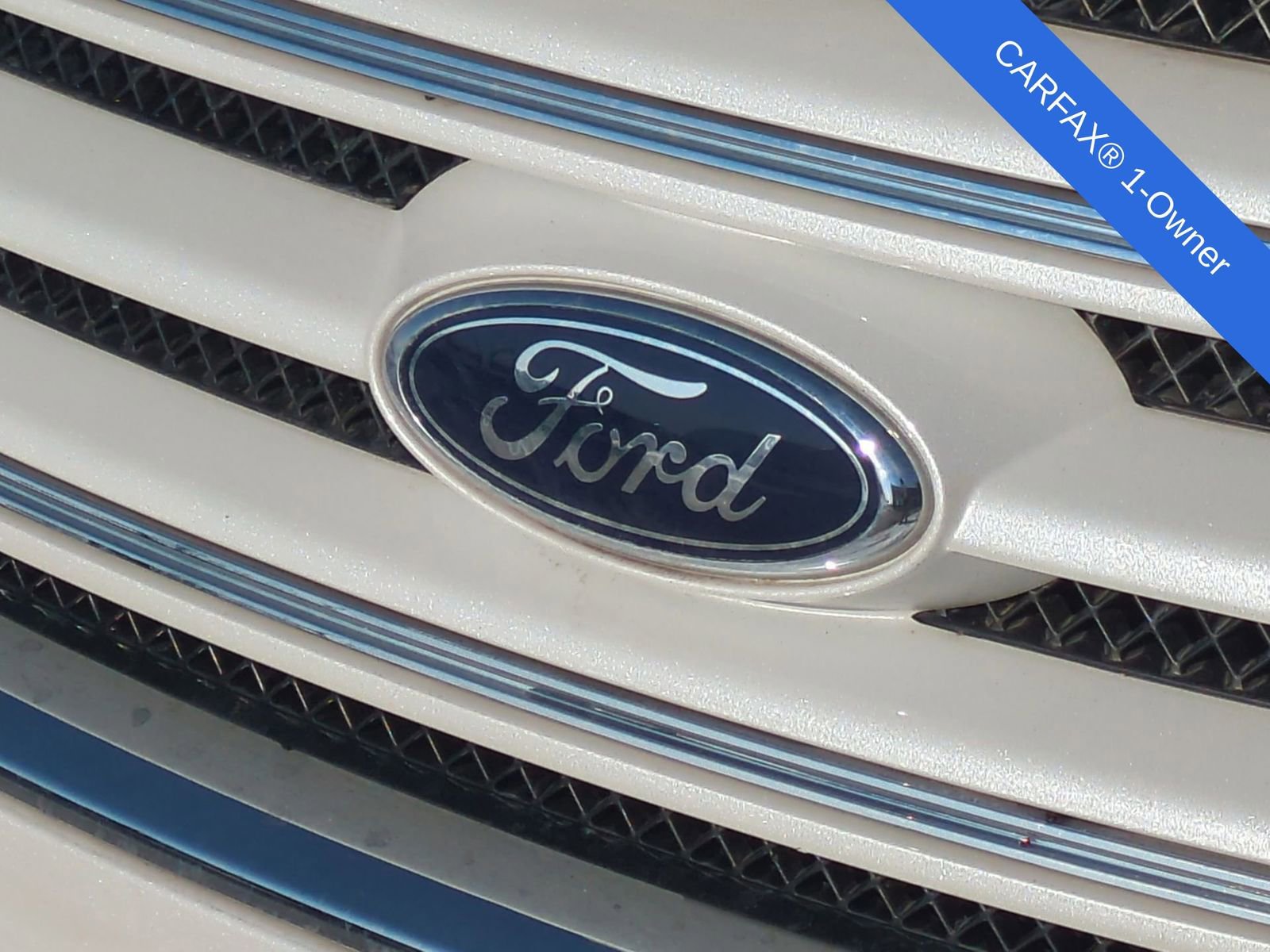 Used 2018 Ford Taurus Limited w/ Driver Assist Package image 14