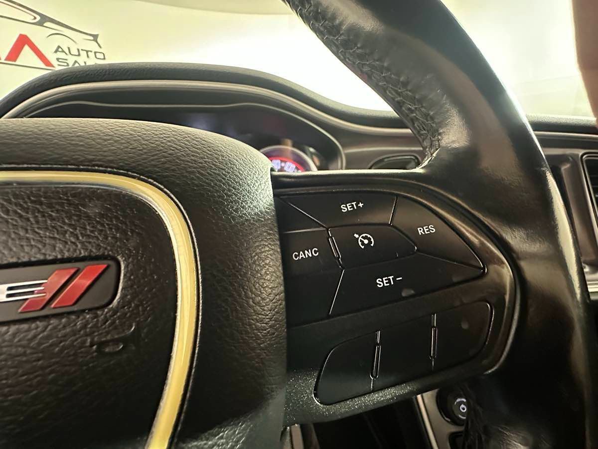 Used 2020 Dodge Challenger SXT RWD image 26
