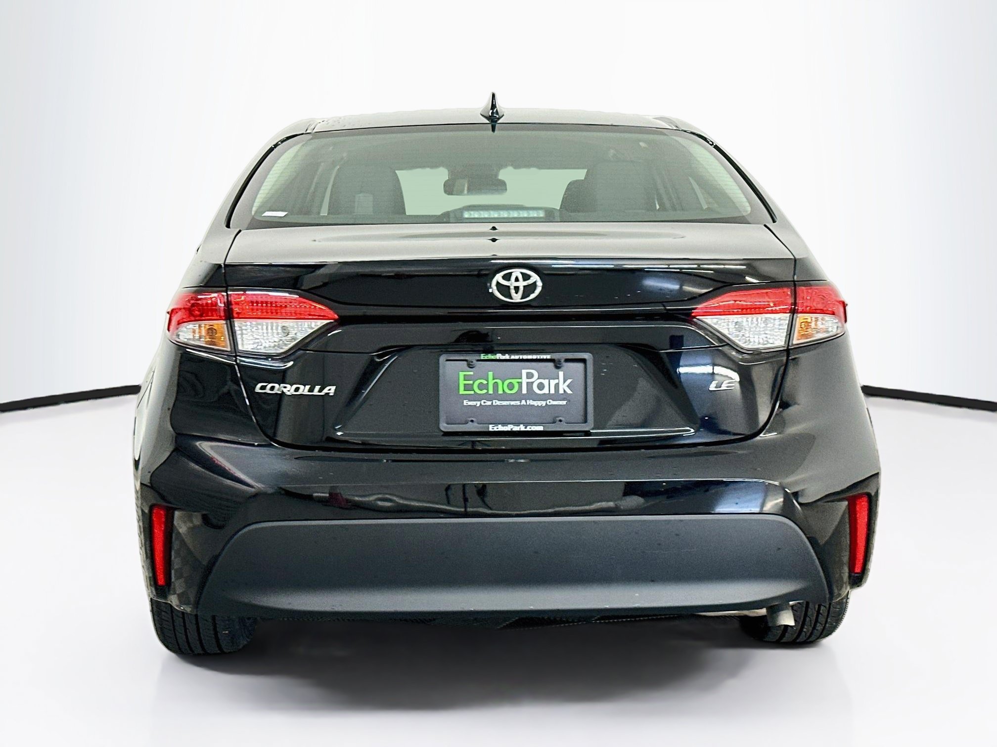 Used 2025 Toyota Corolla LE FWD image 7