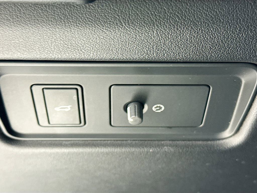 Used 2022 Land Rover Range Rover Westminster Edition image 11