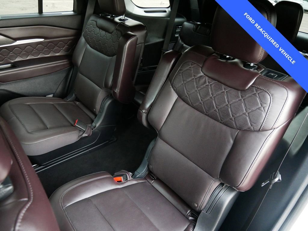 Used 2025 Ford Explorer Platinum w/ LUX Leather Package image 12