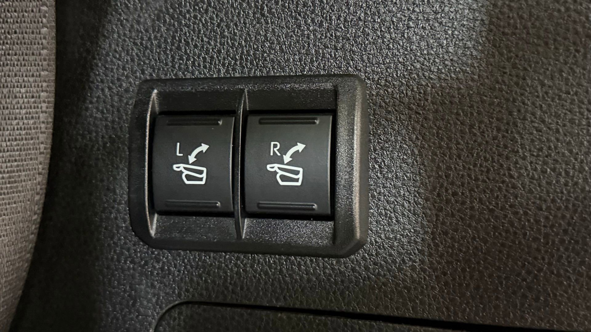 Used 2023 Toyota Sequoia Platinum image 30