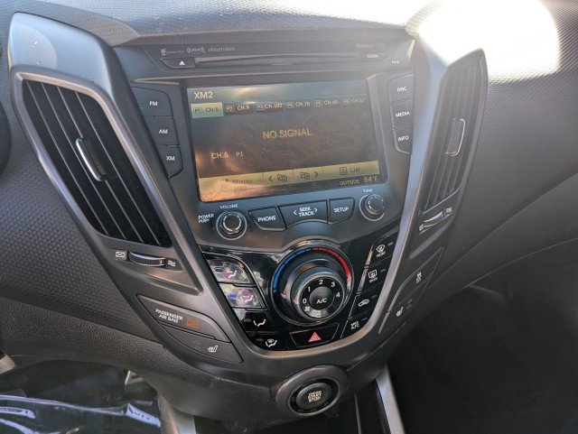 Used 2016 Hyundai Veloster Turbo FWD image 12