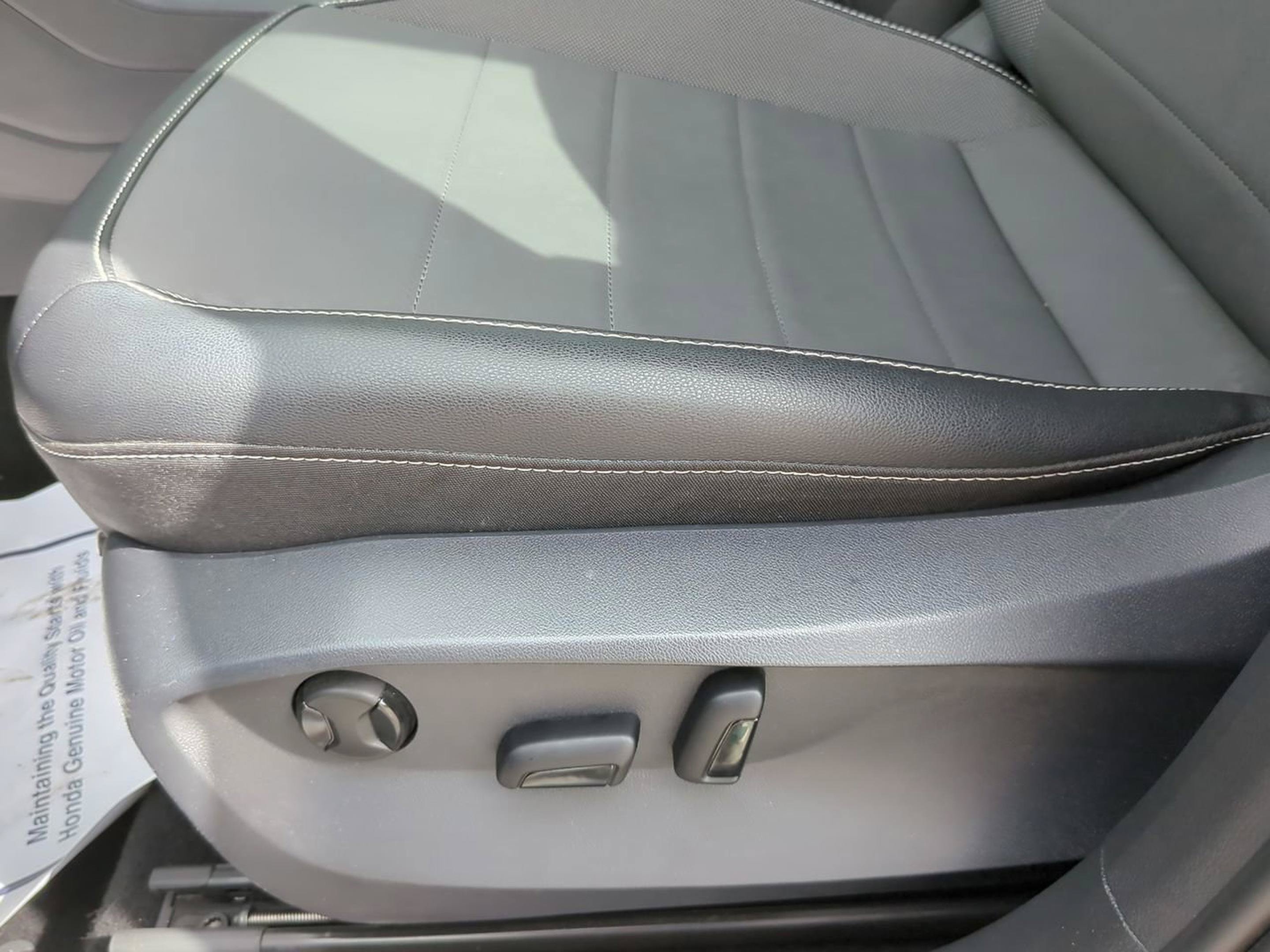 Used 2022 Volkswagen Taos SE FWD image 11