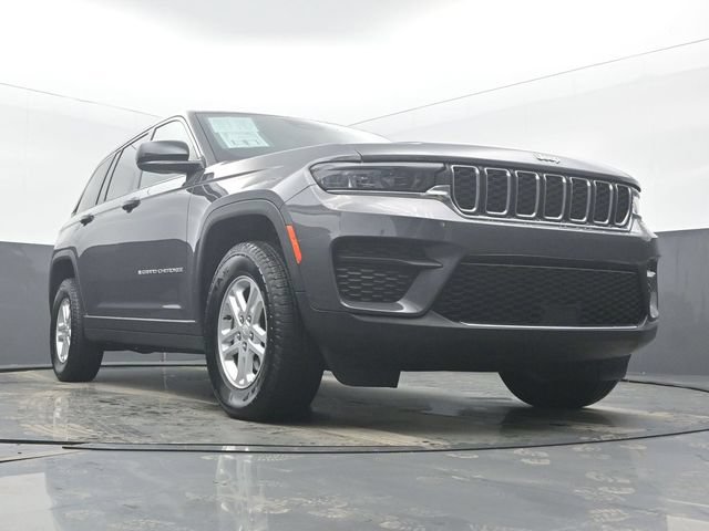 Used 2024 Jeep Grand Cherokee Laredo AWD/4WD image 53
