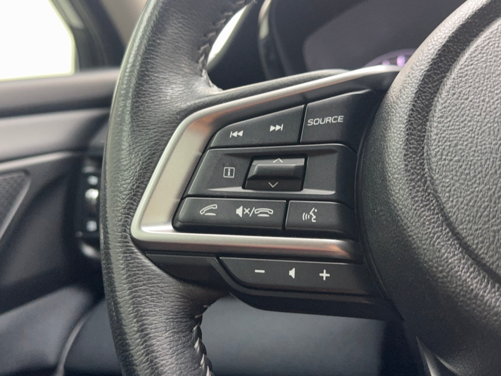Used 2023 Subaru Outback Premium AWD/4WD image 32