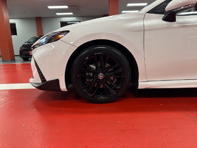 Used 2025 Toyota Camry SE FWD image 28