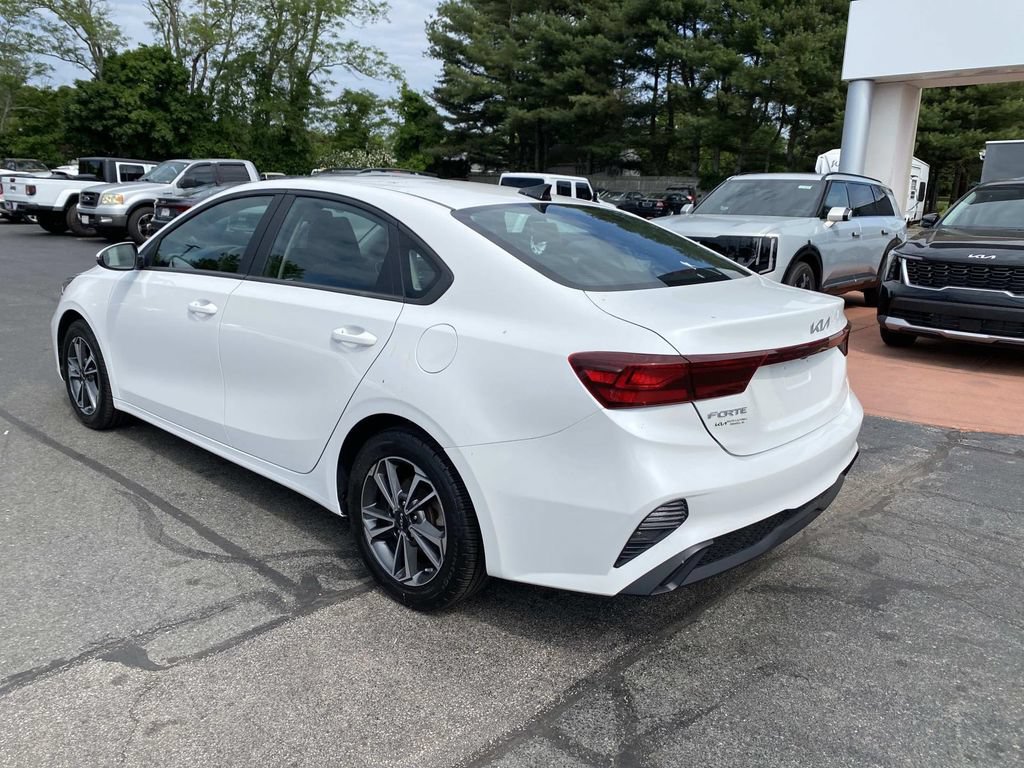 Used 2023 Kia Forte LXS w/ LXS Technology Package FWD image 3