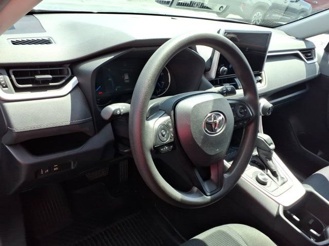 Used 2024 Toyota RAV4 LE AWD/4WD image 8