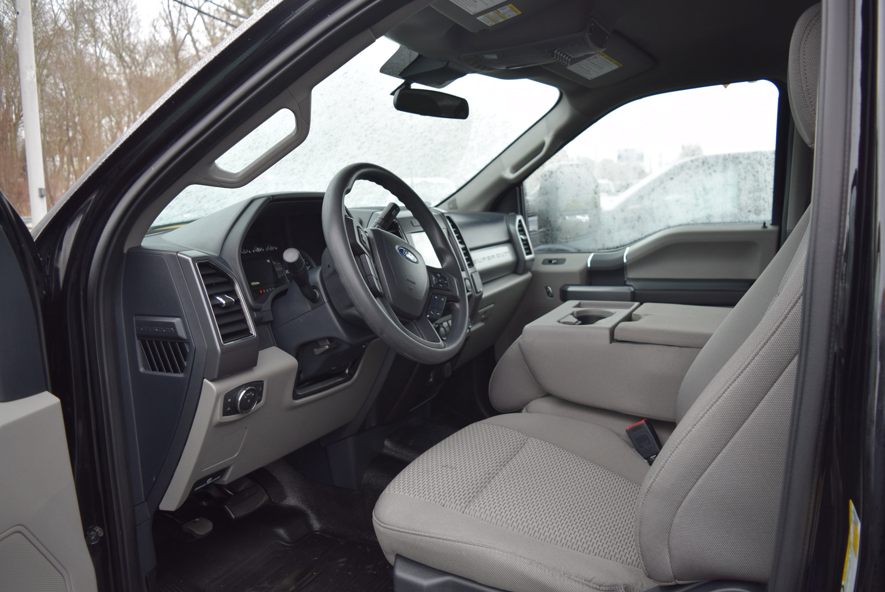 Used 2022 Ford F350 XLT w/ Camper Package image 9