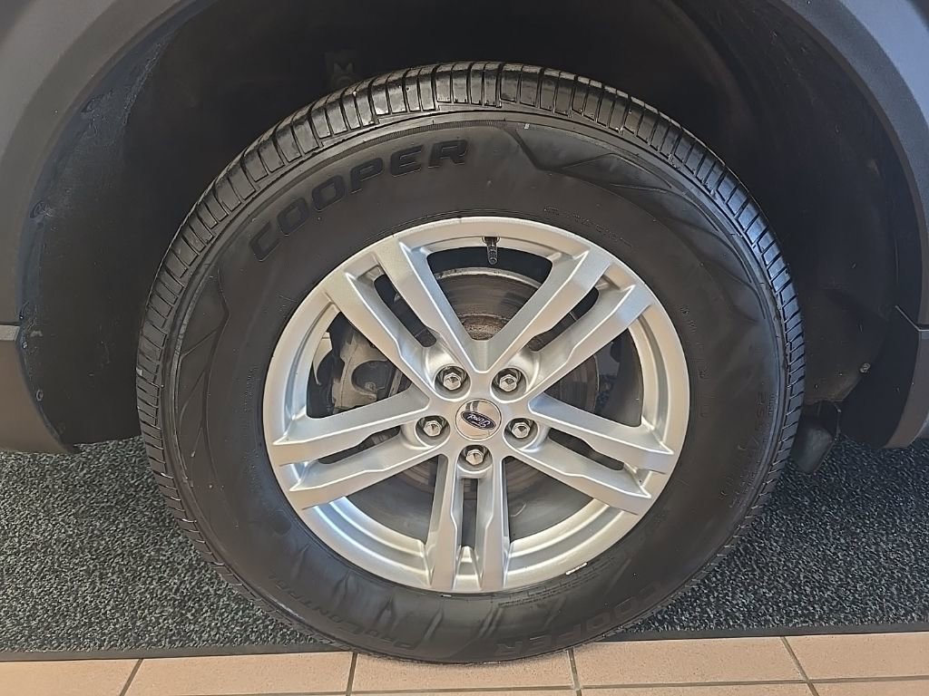 Used 2020 Ford Explorer XLT w/ Equipment Group 202A image 39