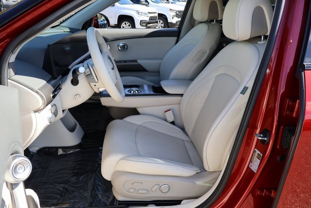 Used 2023 Genesis GV60 Advanced image 13