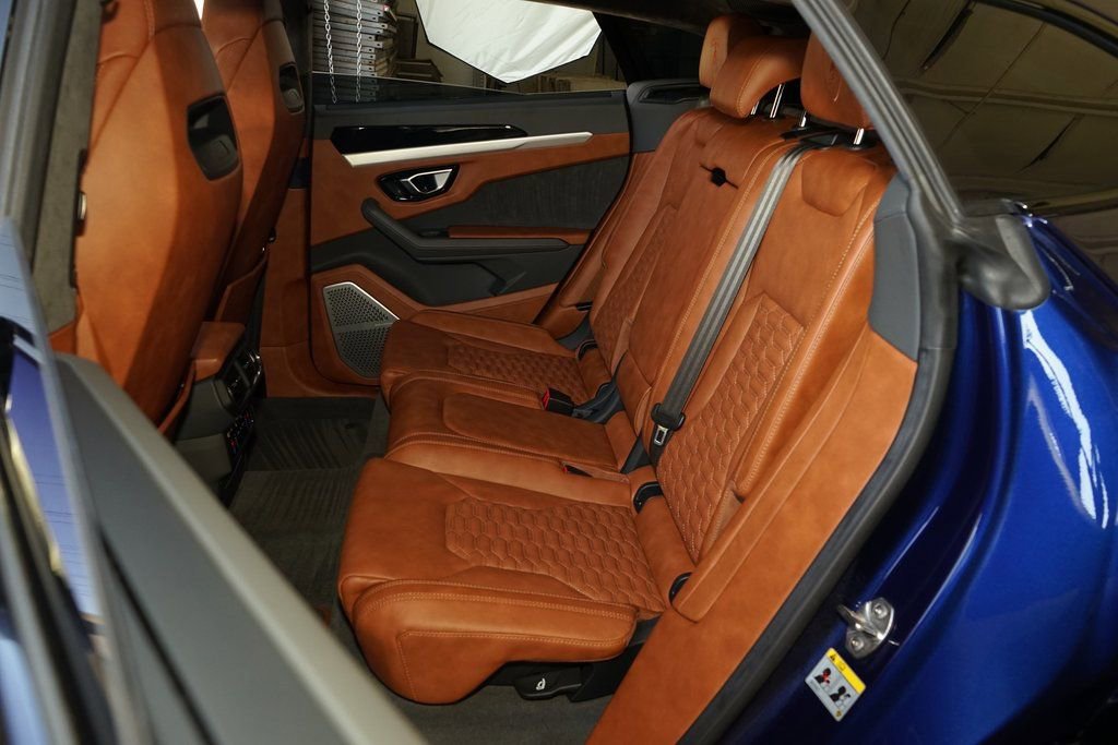 Used 2019 Lamborghini Urus image 25